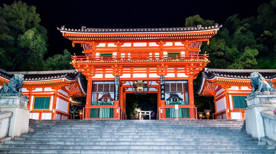Kyoto: Gion Geisha District Walking Tour - Stories of Geisha - Why night is the right time for Gion and Pontocho