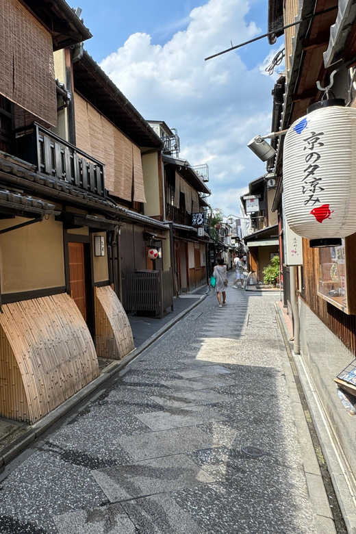 Kyoto: Gion Geisha District & Yasaka Shrine Walking Tour - Key highlights you’ll care about