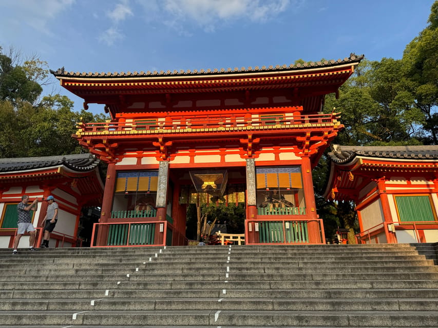 Kyoto: Gion Geisha District & Yasaka Shrine Walking Tour - Shirakawa Canal: the daylight version of Gion’s “wow”