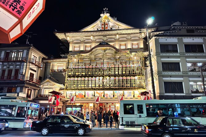 Kyoto Gion Morning Walk: Zen, Temples, Geisha District & Secrets - Yasaka Shrine: vermilion gates, lanterns, and festival energy