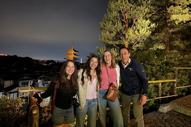 Kyoto Gion Night Tour: Discover Geisha District and Hidden Gems - Why Gion Looks Different After Dark