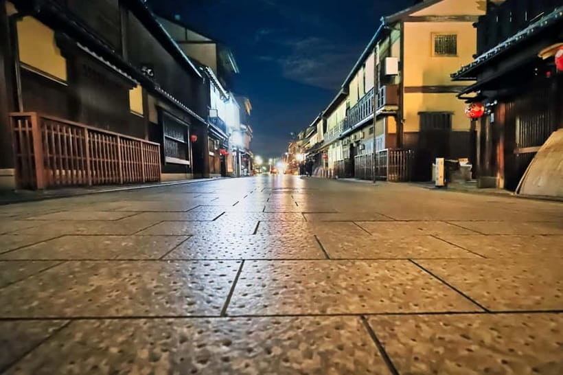 Kyoto: Gion Night Tour Stories of Geisha and Maiko - Geisha and maiko culture: what you actually take home