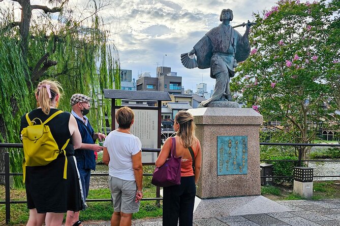 Kyoto Gion Night Walk & Geisha District Guided Tour - Stop 2: Hanamikoji Street—why this lane feels preserved