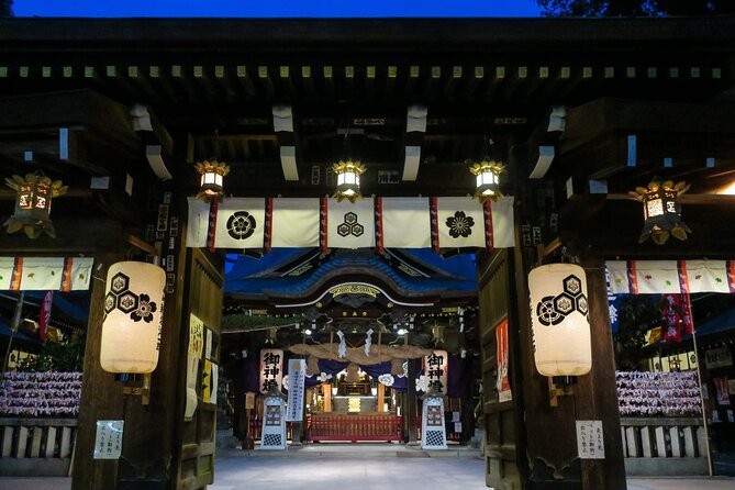 Kyoto: Gion Night Walking Tour with Geisha Insight - Stop 2: Kawaramachidori and Shijo-Kawaramachi backstreets