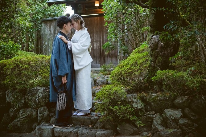 Kyoto Gion Photoshoot - Private Session | Pro Photographer - What you get after the shoot: 30 edited photos plus a private gallery