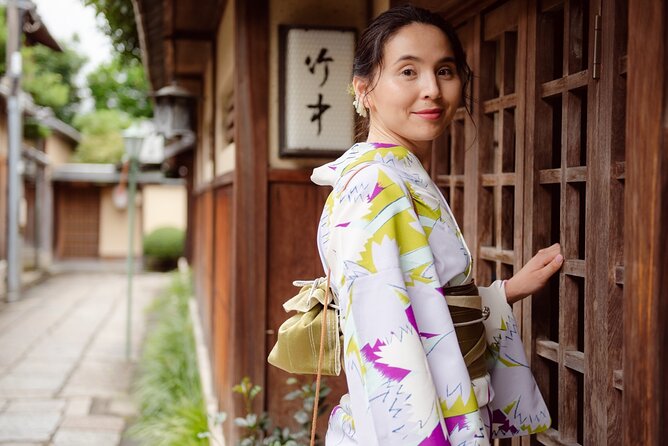 Kyoto Gion Photoshoot - Private Session | Pro Photographer - Rain-or-shine photography: how to think about weather day