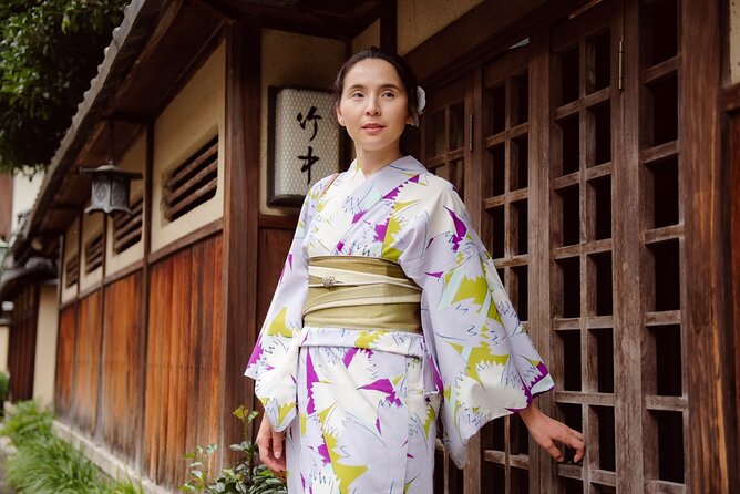 Kyoto Gion Photoshoot - Private Session | Pro Photographer - Price and value: $163.30 per person for a very specific outcome