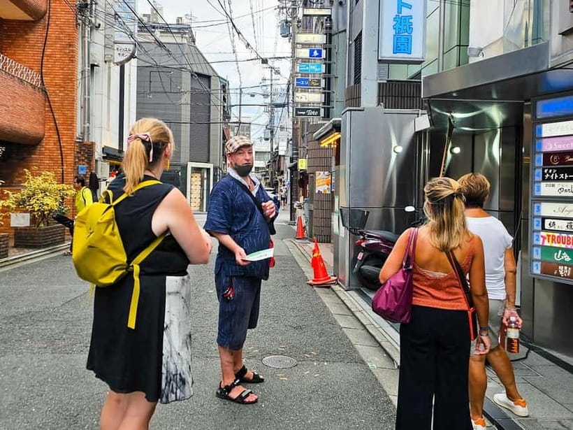 Kyoto: Gion Sunset Walking Tour with Local Guide - The scenic segments between stops: why the walk is the whole point