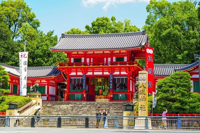 Kyoto: Gion Walking Tour for First-Time Visitors - Meeting at Kyoto Tourist Lounge Gion: Starting Easy, Not Rushed
