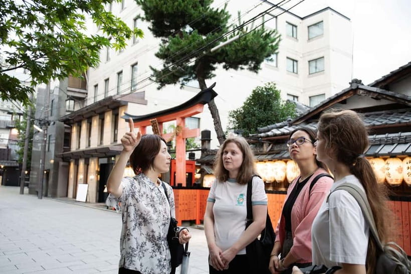 Kyoto: Gion World of the Geisha Guided Walking Tour - Shirakawa Canal: the calm counterpoint