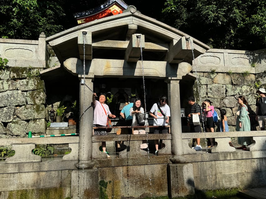 Kyoto: Guided Tour in UNESCO Site, Kiyomizu-dera - 90 Min. - Guides that make the difference: clear English and photo help
