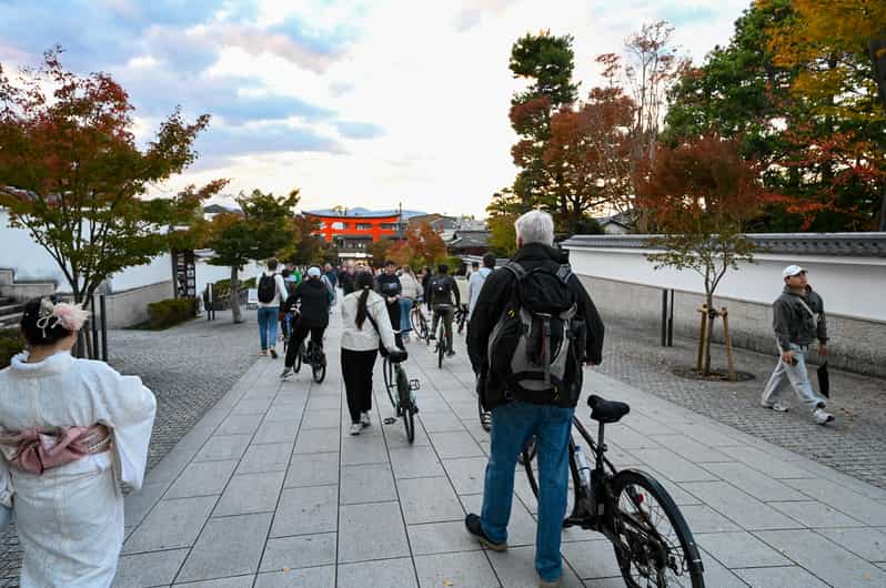 Kyoto: Half-day Guided Bike Tour with Fushimi Inari - Toji: where the tour begins with Kyoto’s heavyweight temple energy