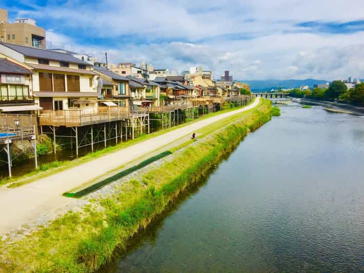 Kyoto: Half-Day Private Guided Tour to the Old Town of Gion - Old Town Gion on foot: why 3–4 hours feels just right