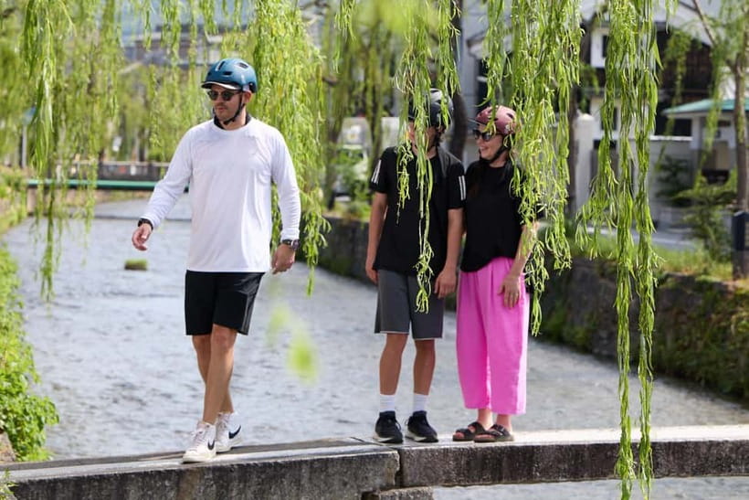 Kyoto: Hidden Gems E-Bike Tour Through Backstreets & Temples - Gion: Warm Up With Old Streets and Easy Momentum