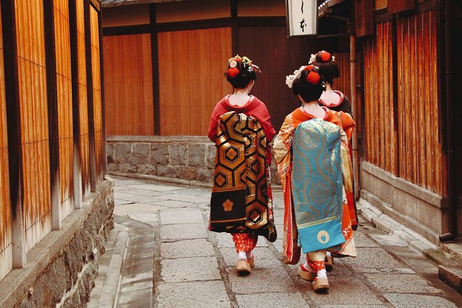 Kyoto Higashiyama Walking Private Tour - Gion’s Hanamikoji Street: Teahouses and People-Watching