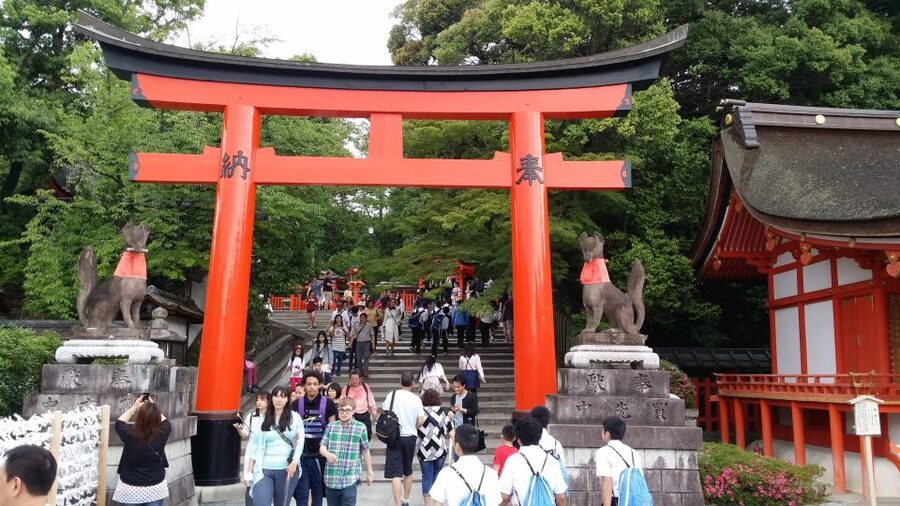 Kyoto: Historic Higashiyama Walking Tour - The Gion Train Hop: Geisha District Stories with Kyoto Context