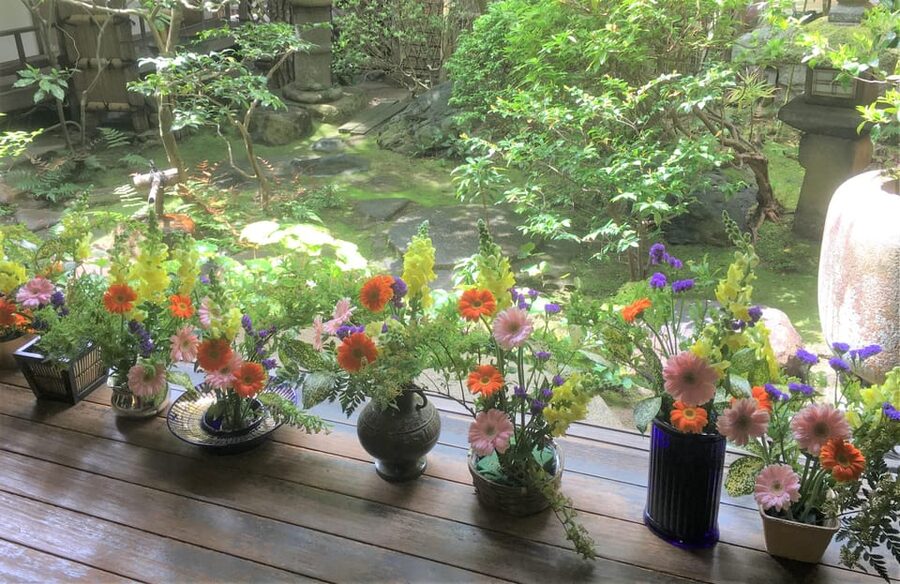 Kyoto: Ikebana (Japanese Flower Arrangement) - The ikebana lesson: from 1462 origins to your first arrangement