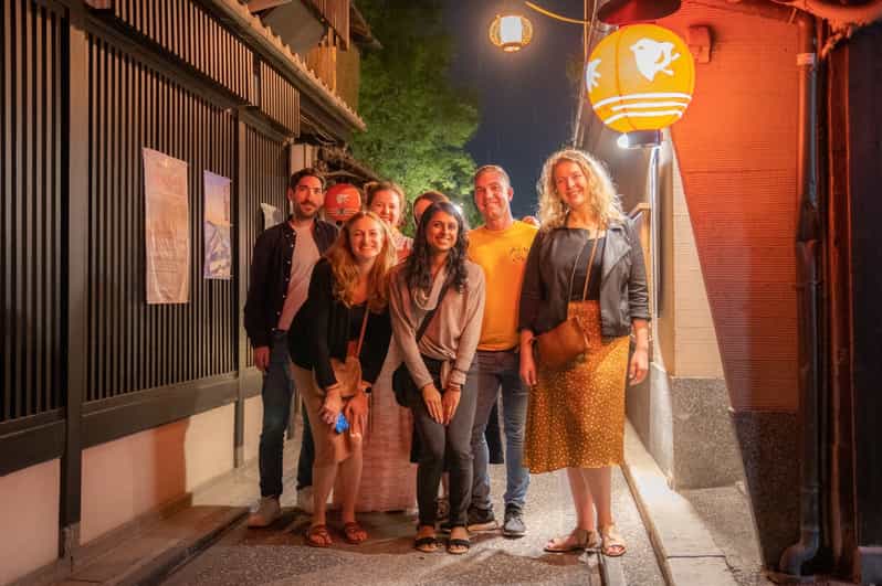 Kyoto: Izakaya Bars Guided Walking Tour - Kawaramachi to Kiyamachi: how the local-only bar access works