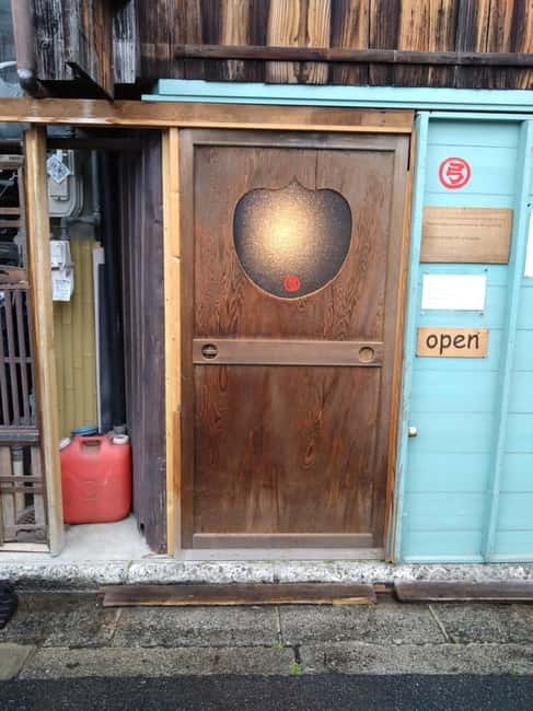 Kyoto: Japanese Archery Workshop with Experienced Instructor - Finding からくり弓道体験場: the side entrance matters