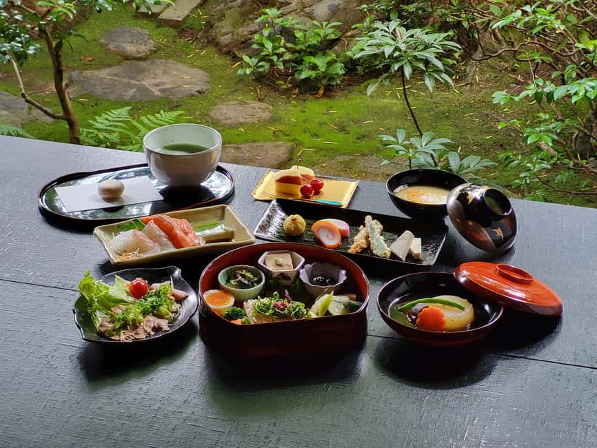 Kyoto: Kaiseki Dinner at a Historical Townhouse - The House Walk: Artifacts, Staff Stories, and the Socks Rule