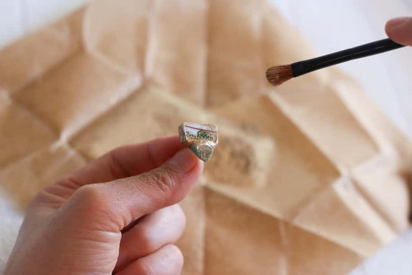 Kyoto: Kintsugi Jewelry Workshop with Natural Stones - The Craft Basics: Synthetic Lacquer, Gold Powder, and Pottery Shards
