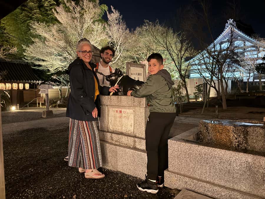 Kyoto Magic Night Walk: Gion & Fushimi Inari(Private Option) - Fushimi Inari at Night: The Glowing Torii Gates Moment