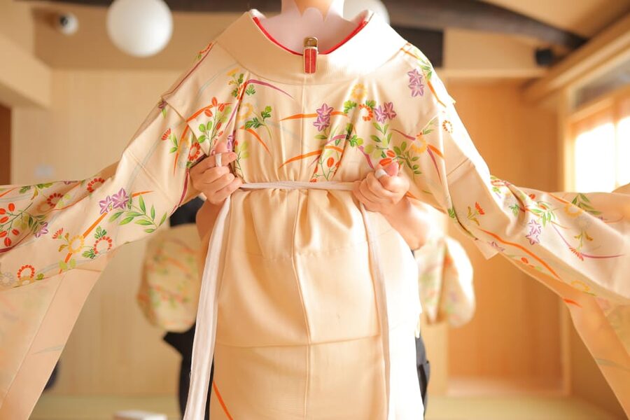 Kyoto: Maiko Makeover and Photoshoot Experience - Practical Tips for Looking Great in Kimono Photos