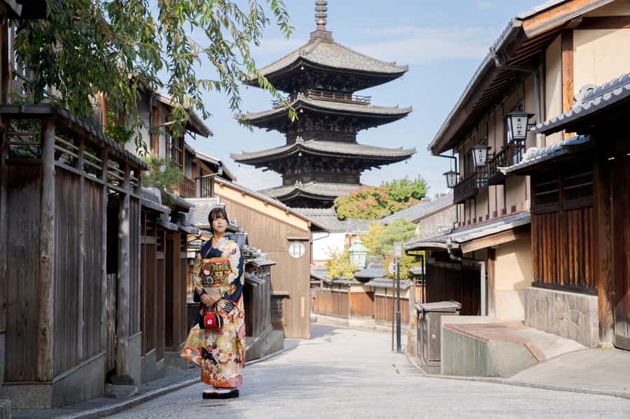 Kyoto Morning Highlights Tour: Fushimi, Kiyomizu-dera & Gion - Why this Kyoto morning tour feels smarter than a later start