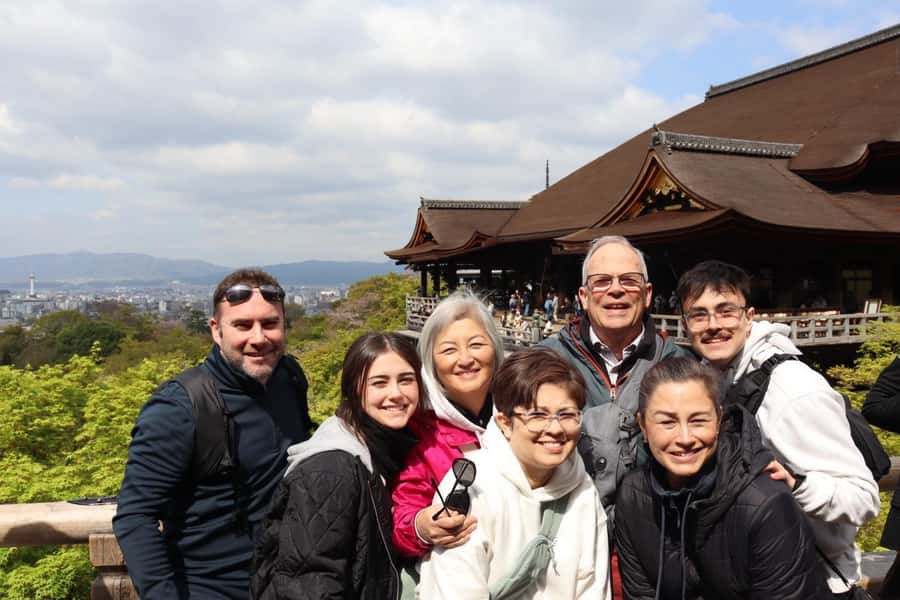 Kyoto Morning Highlights Tour: Fushimi, Kiyomizu-dera & Gion - Kasuga Grand Shrine: learning Shinto manners as part of the route