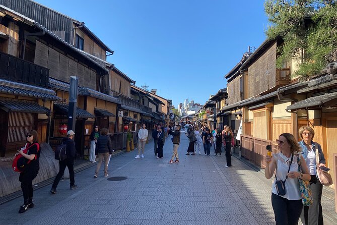 Kyoto Night Food Tour Explore Kiyamachi's Culinary Delights - Stop 1: Pontocho alley—cobblestones, wooden storefronts, and lantern night