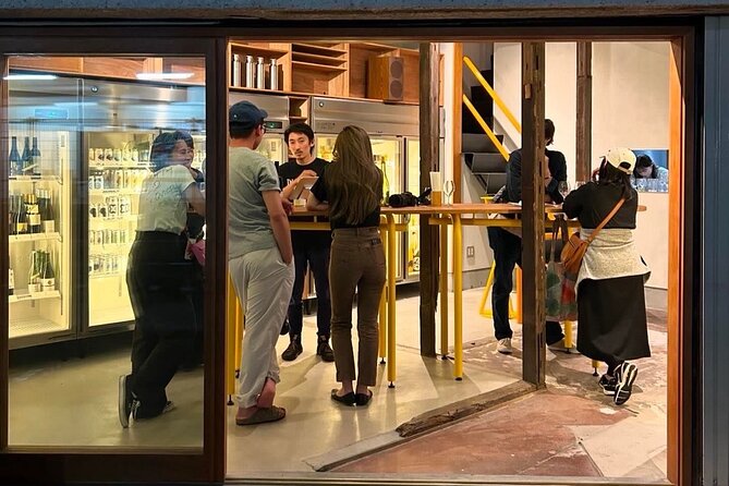 Kyoto Night Foodie Tour – Hidden Izakayas & Local Flavors - Stop 3: A Small Neighborhood Bar to Close the Night