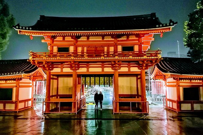 Kyoto night walk tour (Gion district) - From Minamiza Kabuki to Gion’s quiet streets