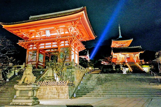 Kyoto night walk tour (Gion district) - What you get for $35: private time plus free entries where it counts