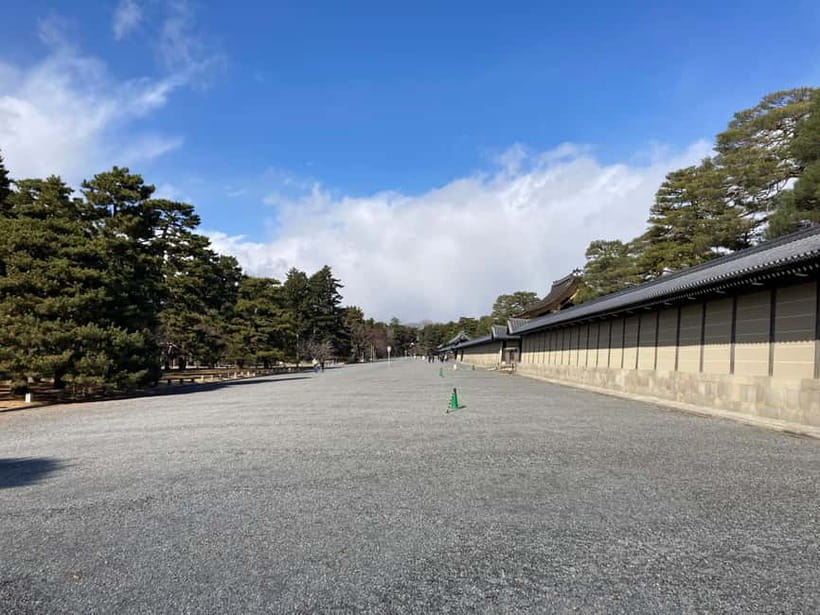 Kyoto: Nijo Castle and Kyoto Imperial Palace Guided Tour - Meeting at Nakadachiuri Gate: why the start matters