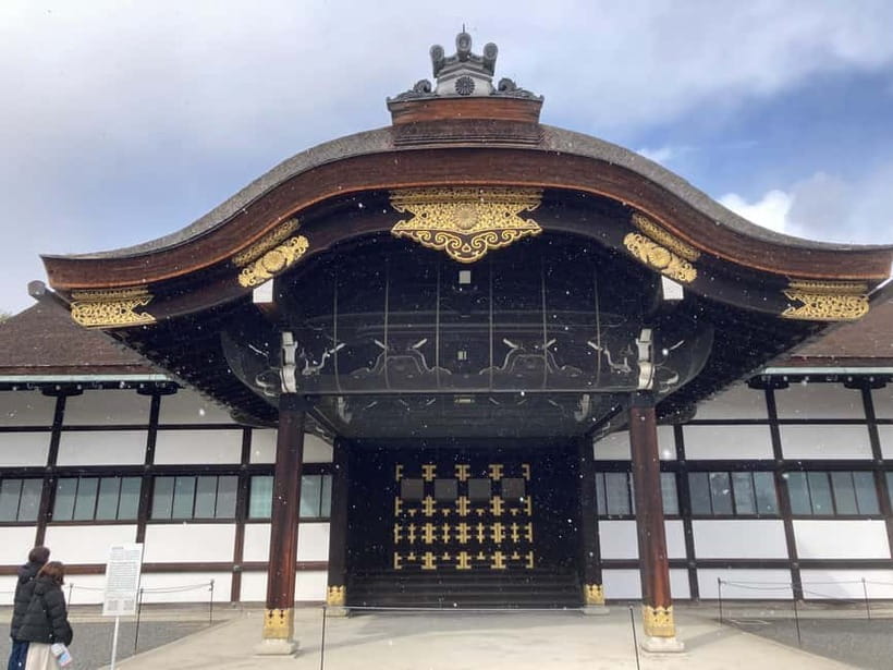 Kyoto: Nijo Castle and Kyoto Imperial Palace Guided Tour - How the guide turns monuments into a story (not a checklist)