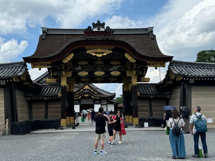 Kyoto: Nijo Castle & Gardens 2-Hour Guided Tour - The 15-minute photo stop: what to notice fast