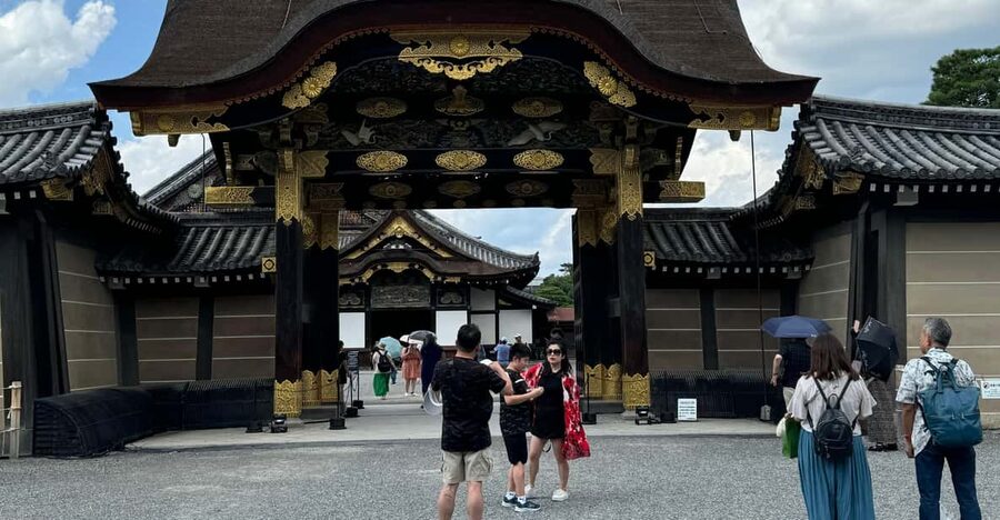 Kyoto: Nijo Castle & Gardens 2-Hour Guided Tour - Meeting at Higashi-Ohtemon: how to start smoothly