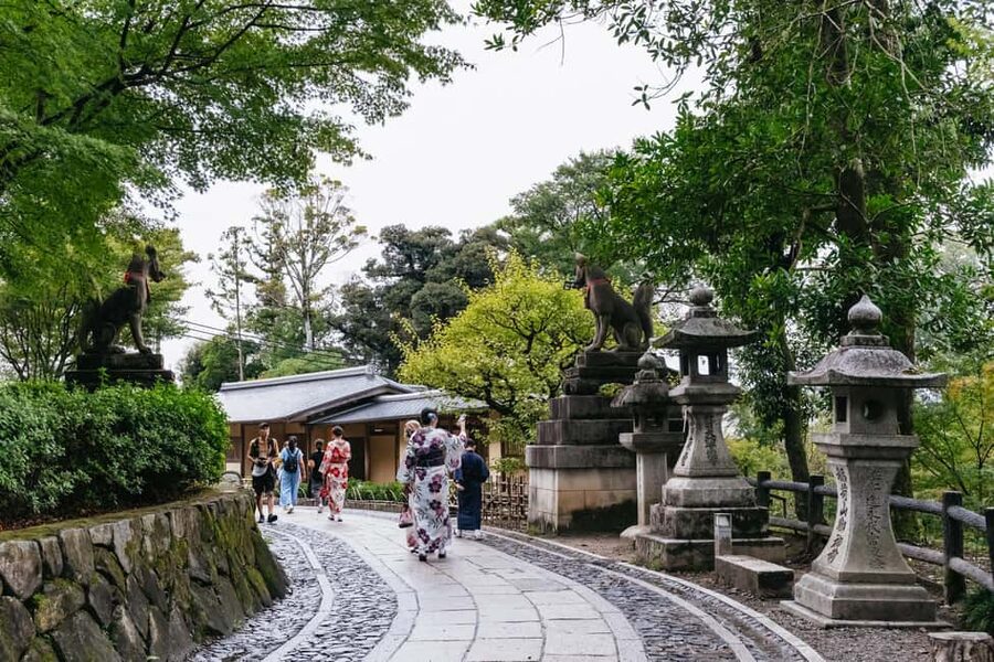 Kyoto: Nijo Castle, Kiyomizu & Fushimi Inari Guided Tour - Price and Value: What Your $54 Really Buys