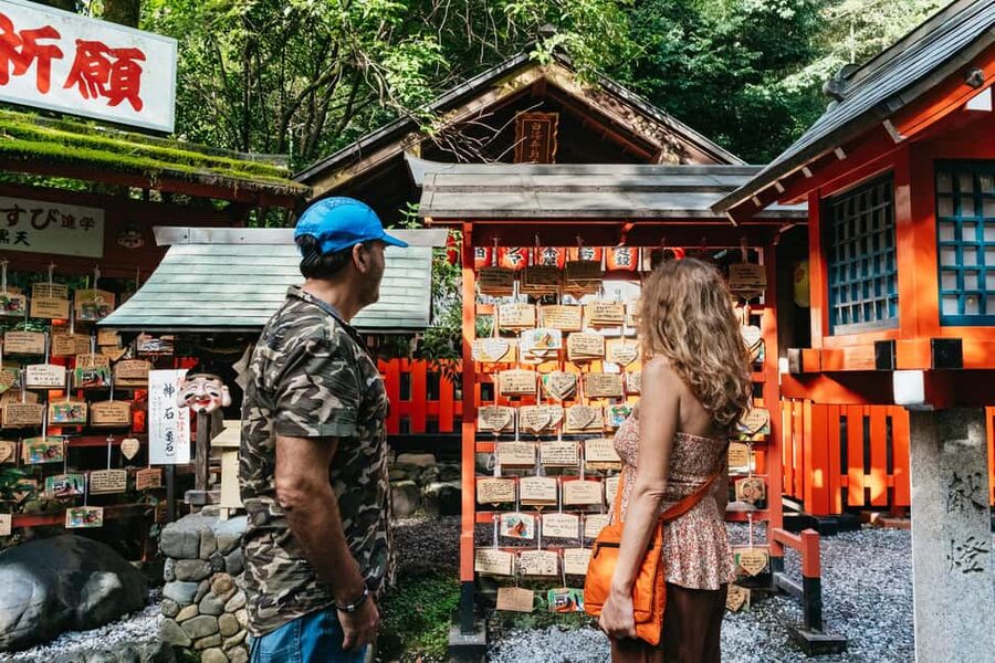 Kyoto: Nijo Castle, Kiyomizu & Fushimi Inari Guided Tour - Starting at Hotel Keihan and Getting Into the Day