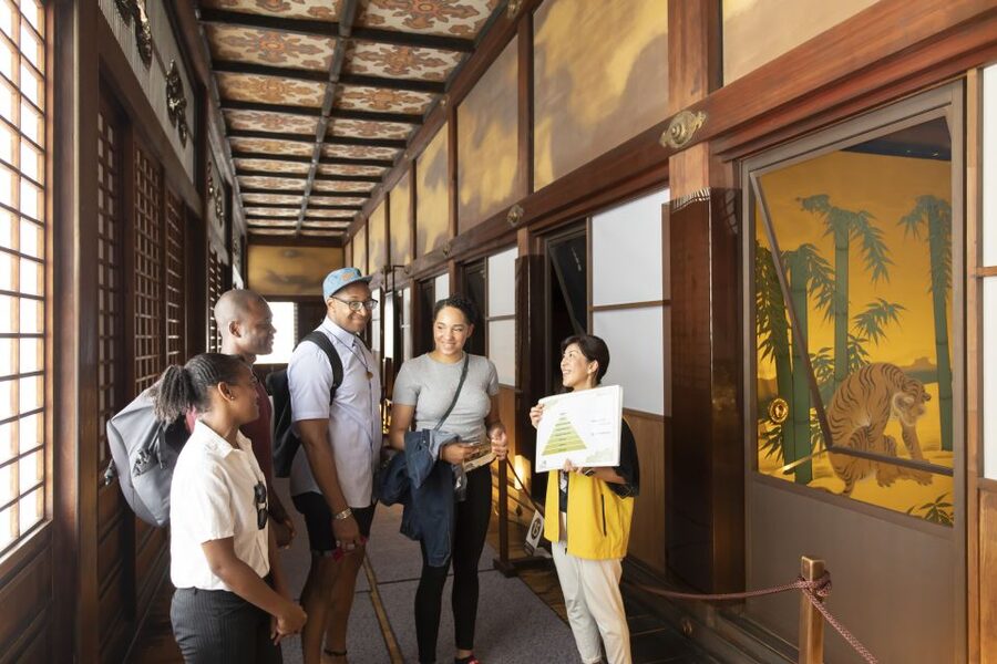 Kyoto: Nijo-jo Castle and Ninomaru Palace Guided Tour - The Nijo Castle layout: Honmaru vs Ninomaru (and why your tour targets the right one)