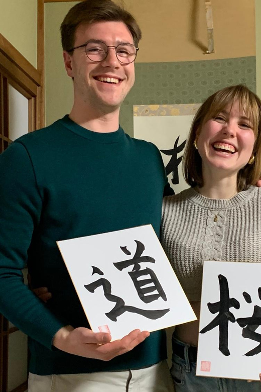 Kyoto Ninenzaka : Japanese Calligraphy Class in Townhouse - Tools, ink, and the quiet math of holding a brush