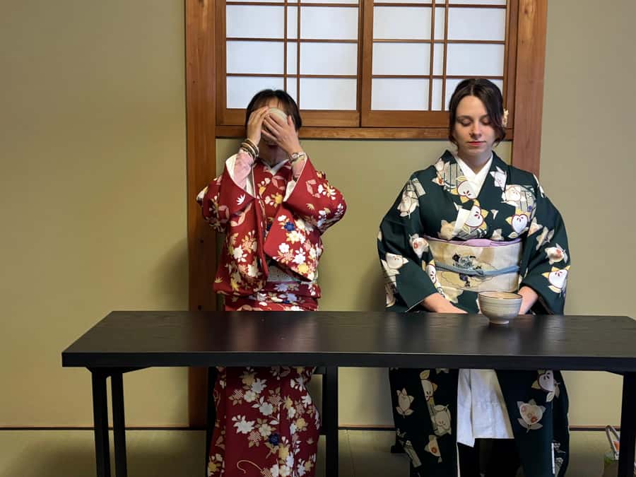 Kyoto Ninenzaka: Tea Ceremony in Old Townhouse with Chairs - Kyoto Ninenzaka tea ceremony: what the Zen calm and chairs really change