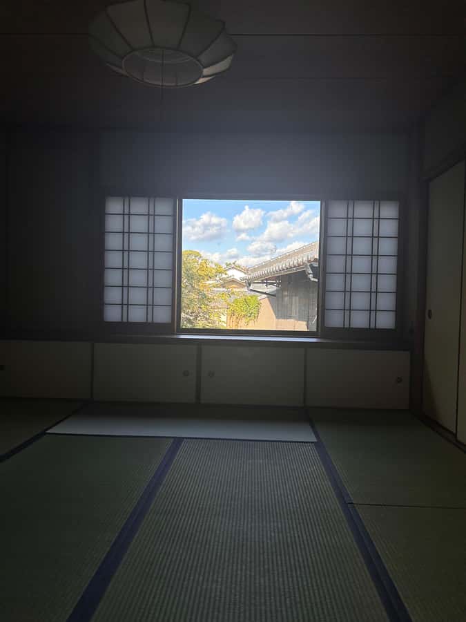 Kyoto Ninenzaka: Tea Ceremony in Old Townhouse with Chairs - Price and value: what $21 gets you besides tea