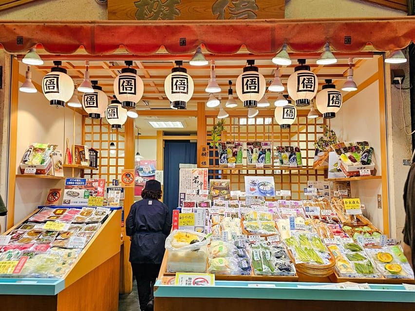 Kyoto: Nishiki Market and Depachika Food Tour with a Local - Nishiki Tenmangu Shrine: A Quiet Reset Between Snacks