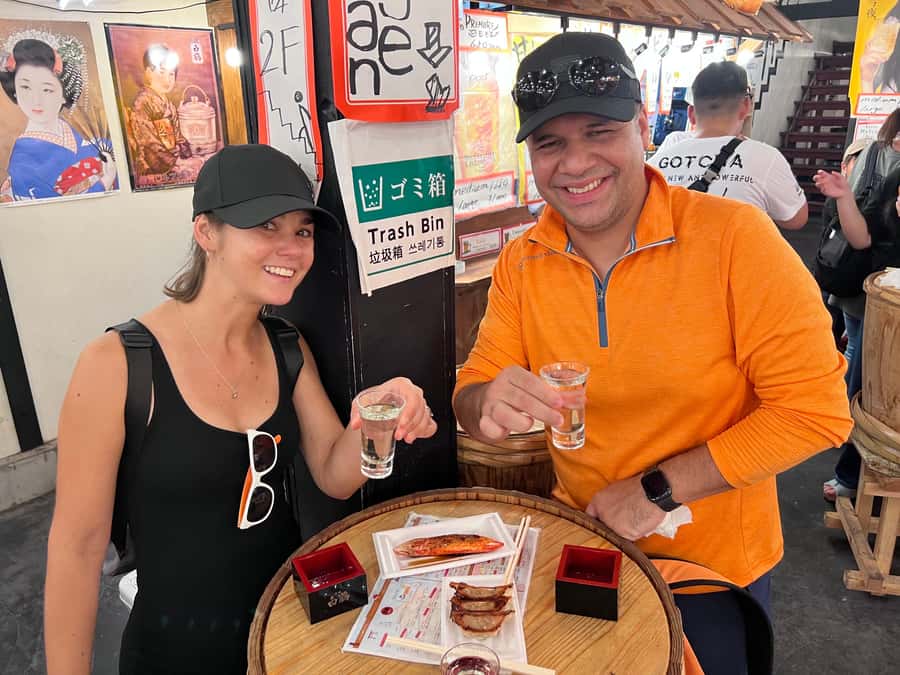 Kyoto: Nishiki Market Food Tour with Local Guide - What the Food Tasting Looks Like on the Ground