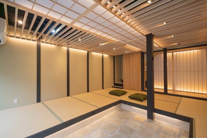 Kyoto : Okada Tea Ceremony & Kimono - Choosing your kimono and getting dressed without drama
