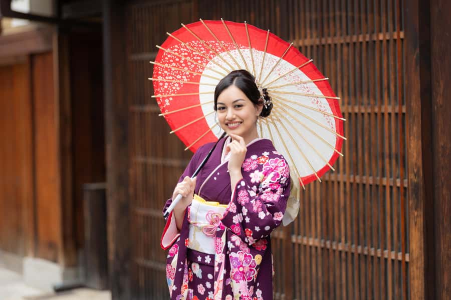 Kyoto: Premium Kimono Rental for 1 day to stroll around - Rules Inside the Shop: Photos, Video, Shoes, and Calm Expectations