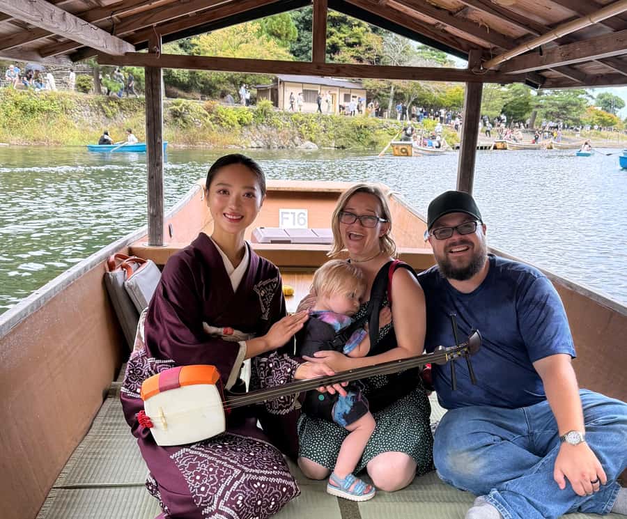 Kyoto: Private Boat Cruise with Shamisen and Games - Ozashiki-asobi games: the playful side of geisha gatherings