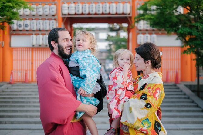 Kyoto Private Photoshoot Experience with a Professional Photographer - Stop 3: Fushimi Inari-taisha and the torii-gate photo path