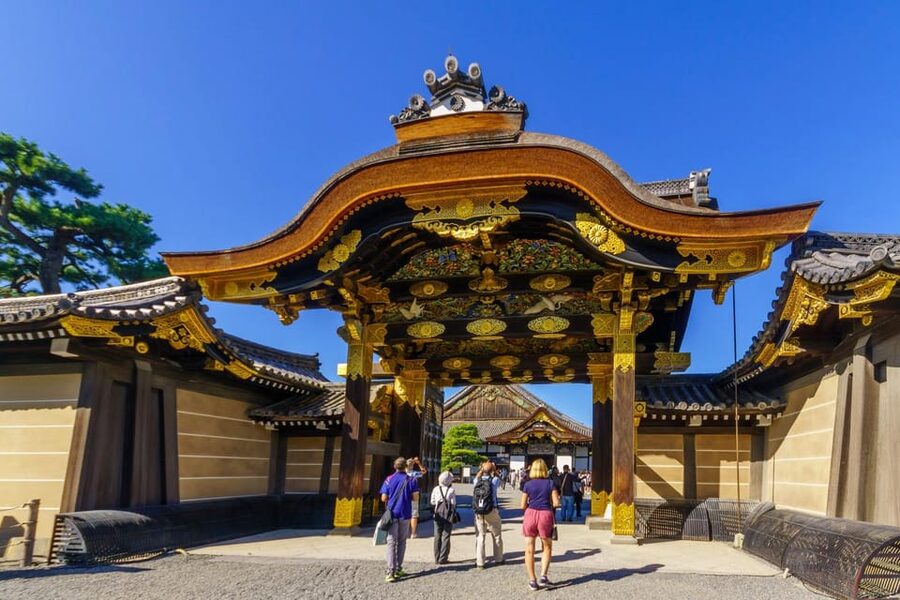 Kyoto: Private tour with Kyoto's licensed guide. Spanish - Nijo Castle: shogunal authority from the Edo period